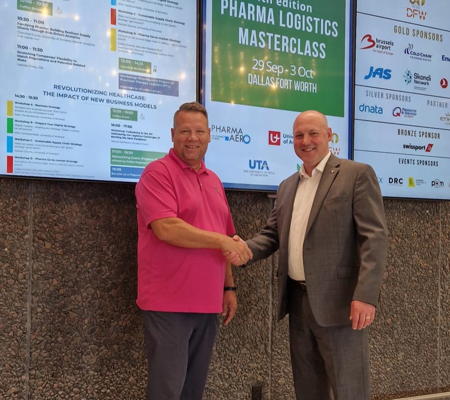 Handshake marking SCL Cold Chain joining Pharma.Aero as a member of the global pharmaceutical air cargo collaboration network.