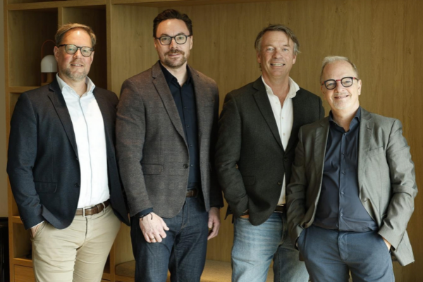 Representatives of Schiphol Cargo and Pharma.Aero at the announcement of Amsterdam Airport Schiphol joining Pharma.Aero as a Strategic Member.
